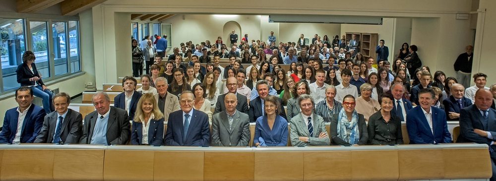 Gruppo premiati autorità e parenti Borse di Studio