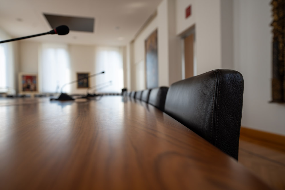 Dettaglio Tavolo Sede Fondazione Cassa di Risparmio di Asti