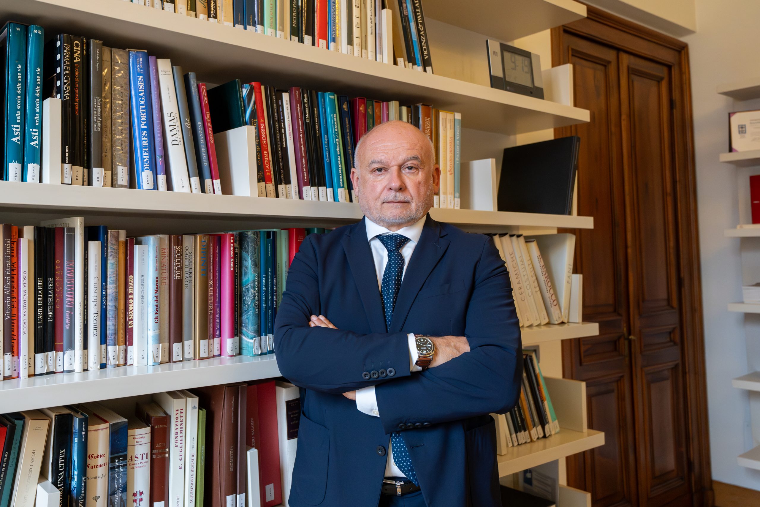 Foto Presidente - Sala Arazzo con libri